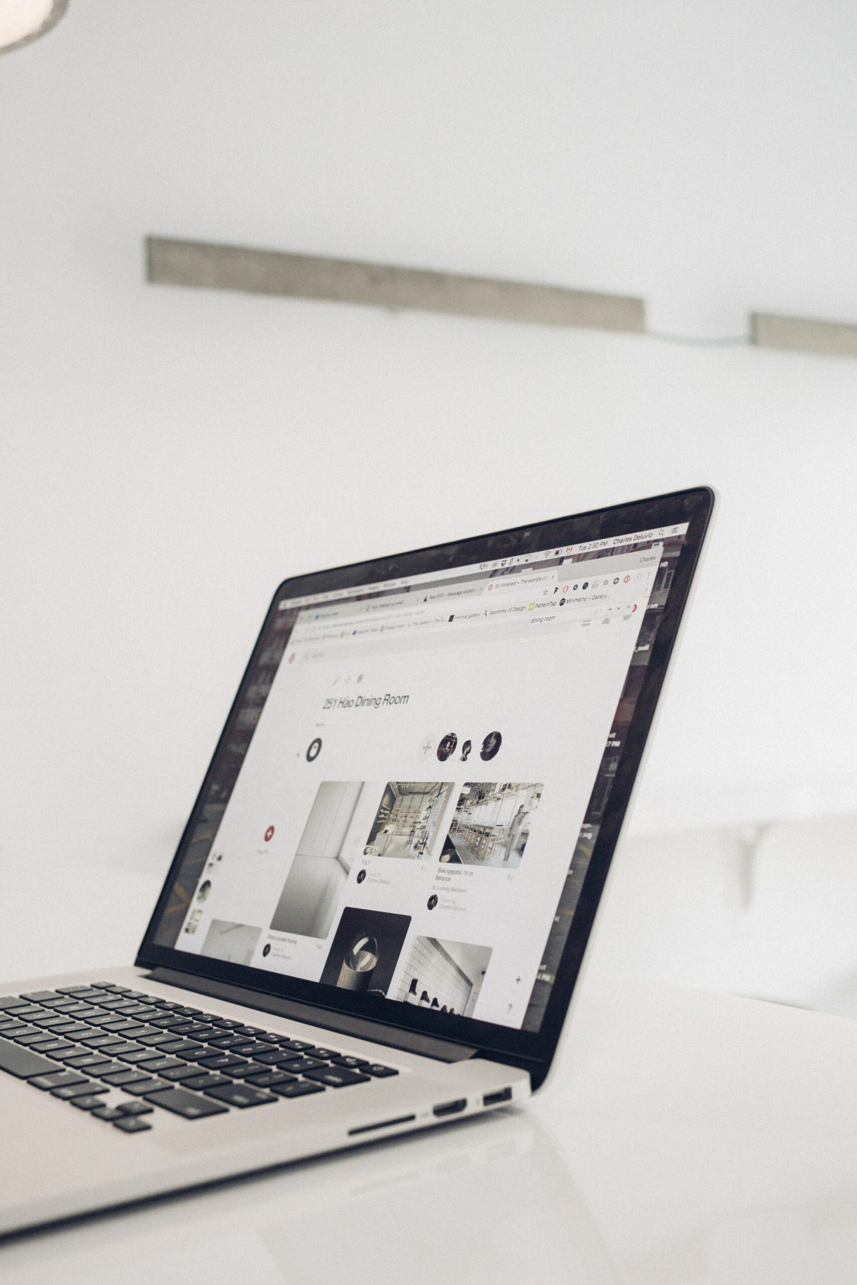 charles-deluvio-HTDVSbFsy3U-unsplash